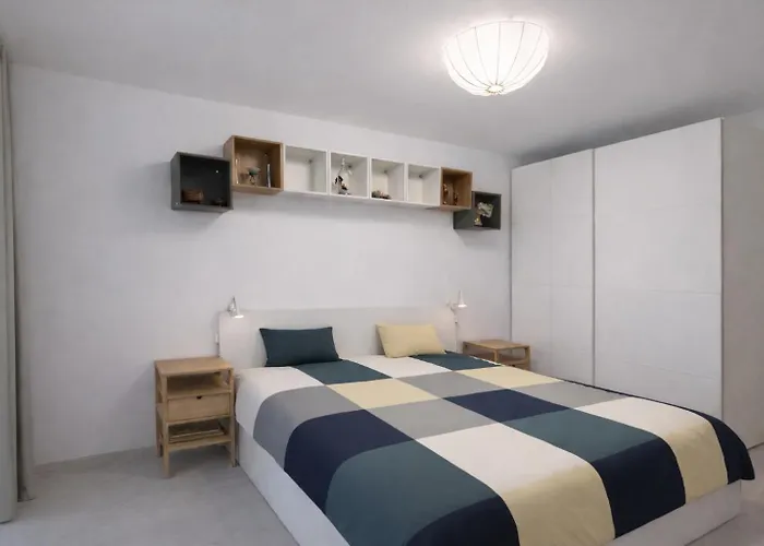 Urban Canopy Apartment *